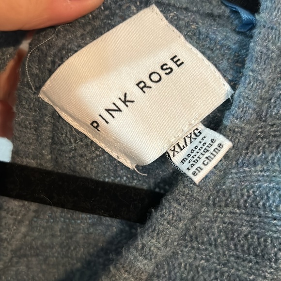 Ladies size XL Pink Rose V-Neck sweater - Picture 2 of 10
